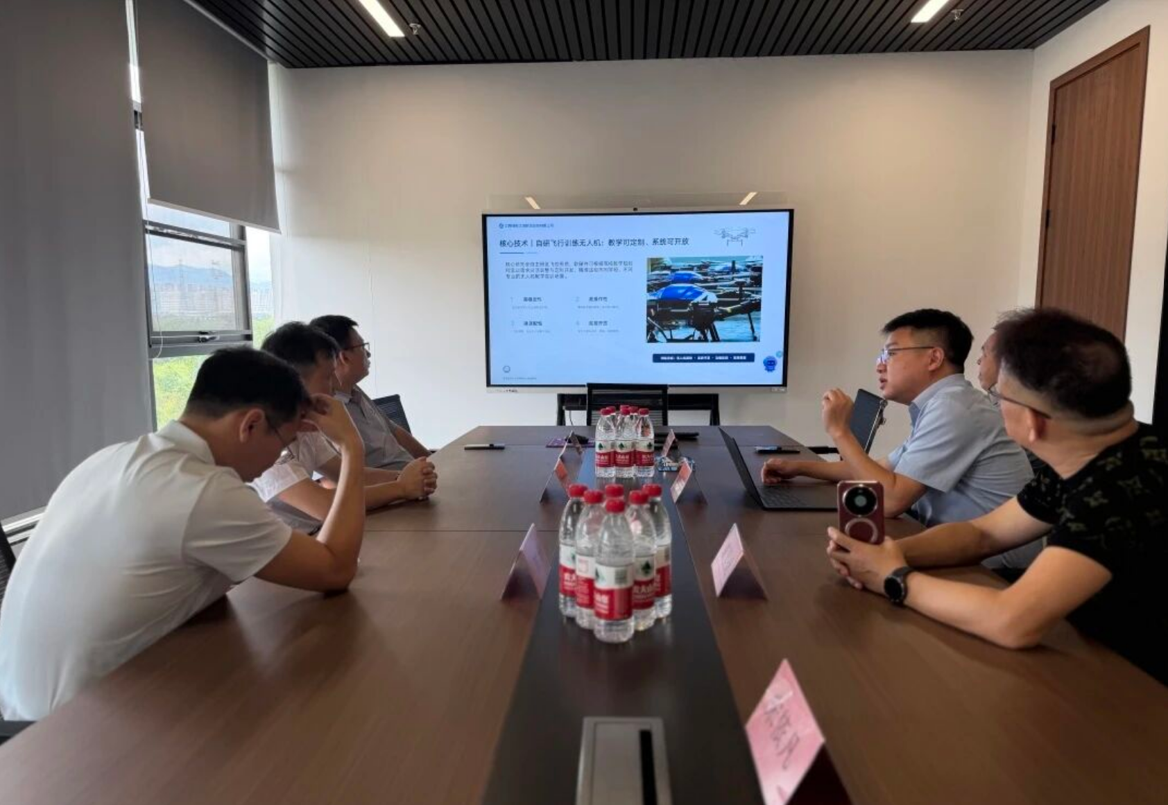 校企深度交流，共探低空未来｜东华 现场