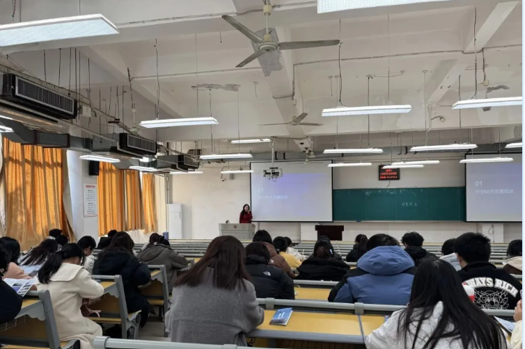 领航航空走进江西师范大学：无人机 现场
