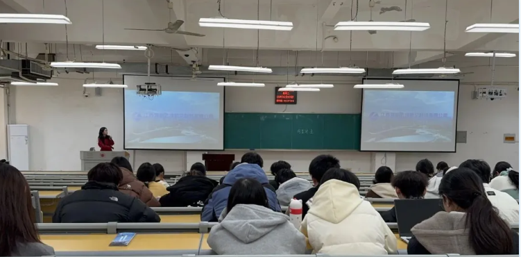 领航航空走进江西师范大学：无人机 现场