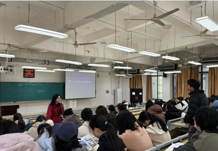 领航航空走进江西师范大学：无人机 现场